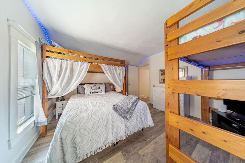 Cottage In The Falls, 2 B, 2 Bath, Fireplace كوياهوغا فولز المظهر الخارجي الصورة