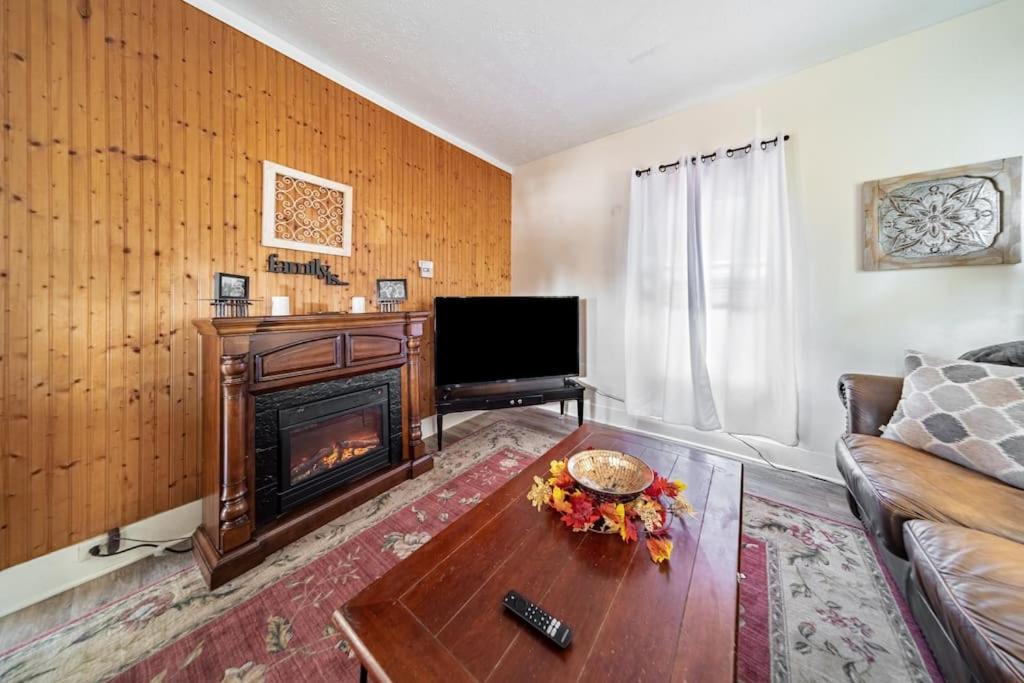 Cottage In The Falls, 2 B, 2 Bath, Fireplace كوياهوغا فولز المظهر الخارجي الصورة